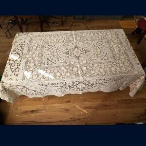 ABC Carpet and Home: Lace Tablecloth and Napkins